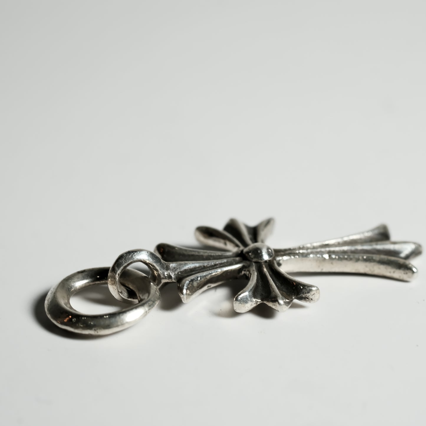 Chrome Hearts TINY CROSS pendant