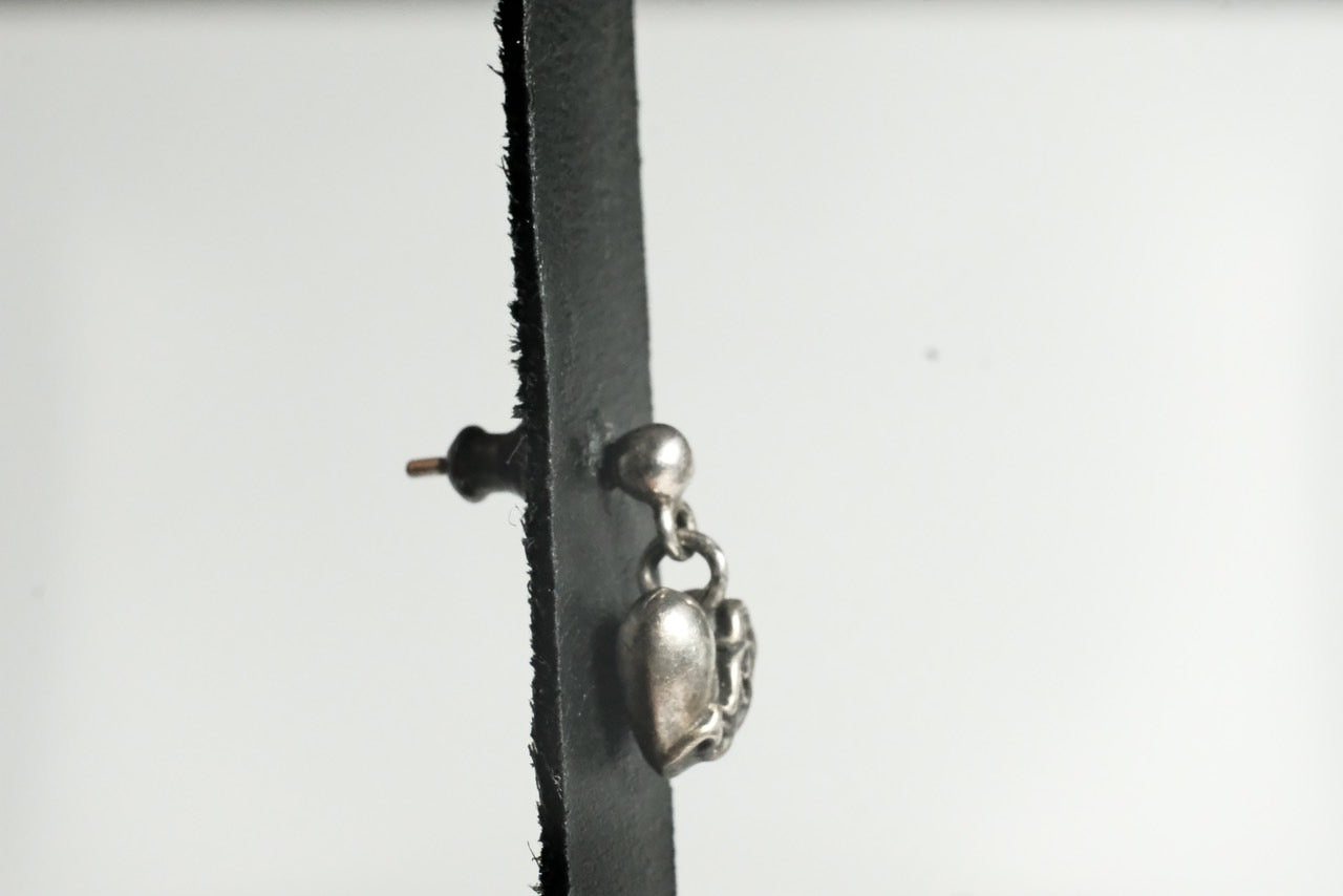 Chrome Hearts ハートドロップイヤリング